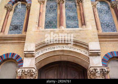 Eintritt zur Middle Street Synagoge - ein historisches jüdisches Kulturerbe im Zentrum von Brighton, Brighton und Hove, England, Großbritannien Stockfoto