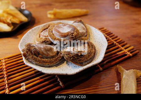 Teure Zutaten getrocknete Abalone und getrocknete Fischmaus Stockfoto