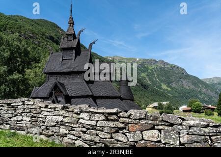 Die Kirche aus dem 12. Jahrhundert in Borgund, Norwegen Stockfoto