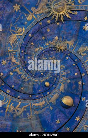 Abstrakter alter konzeptueller Hintergrund zu Mystik, Astrologie, Fantasie Stockfoto