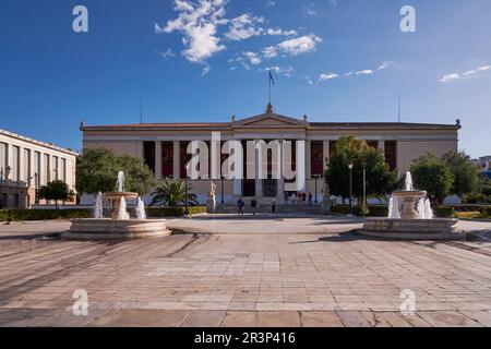 National und Kapodistrian University of Athen - Neoklassizistisches Griechisches Gebäude Stockfoto