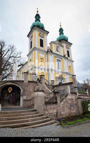 Katholische Stadtkirche 'St. Johann' nahe der Quelle der Donau in Donaueschingen Stockfoto