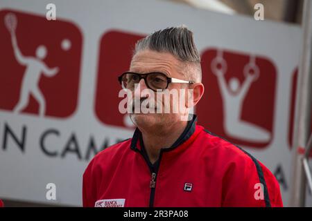 Oltre 500 Bambini giocano con le quattro Stelle dello Sport italiano: Adriano Panatta, Francesco Graziani, Andrea Lucchetta e Juri Chechi. Ich bin gleich wieder da Stockfoto