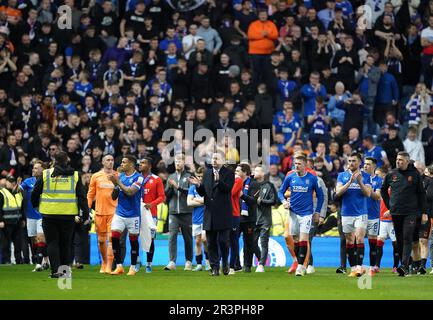 Der Rangers-Spieler lobt die Fans nach dem Cinch-Spiel der Premiership im Ibrox Stadium in Glasgow. Bilddatum: Mittwoch, 24. Mai 2023. Stockfoto