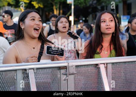 Sacramento, Usa. 20. Mai 2023. Micah Mahinay aus San Francisco und Los Angeles, bekannt unter ihrem DJ Stage Name Noodles Noodx, tritt im California State Capitol in Sacramento auf dem AAPI Night Market auf, der jährlich im Mai stattfindet und den Asian American Pacific Islander Heritage Month feiert. (Foto: Penny Collins/NurPhoto) Guthaben: NurPhoto SRL/Alamy Live News Stockfoto