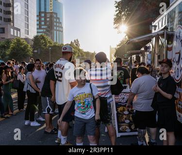 Sacramento, Usa. 19. Mai 2023. Kalifornianer genießen den AAPI Night Market im Sacramento State Capitol im Rahmen der im Mai stattfindenden Feierlichkeiten im asiatisch-amerikanischen Pacific Islander Heritage Month. (Foto: Penny Collins/NurPhoto) Guthaben: NurPhoto SRL/Alamy Live News Stockfoto