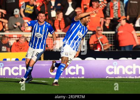 24. Mai 2023; Tannadice Park, Dundee, Schottland: Scottish Premiership Football, Dundee United gegen Kilmarnock; Kyle Vassell von Kilmarnock feiert nach seinem Tor für 1-0 Stockfoto