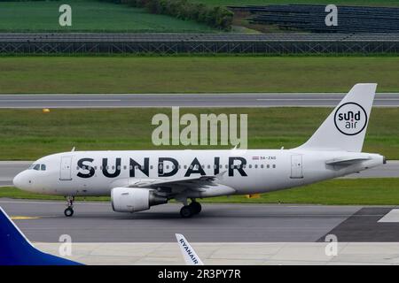 schwechat, österreich, 18. Mai 2023, 9A-ZAG Sundair Airbus A319-100 am internationalen Flughafen wien Stockfoto