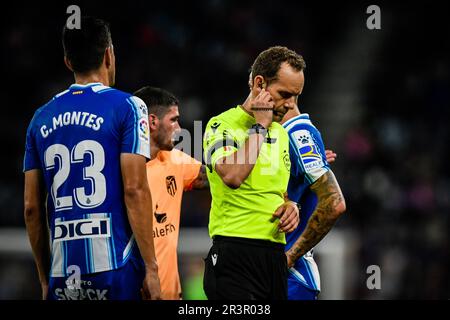 Barcelona, Spanien. 24. Mai 2023. Der Schiedsrichter während eines Spiels in La Liga Santander zwischen RCD Espanyol und Atletico de Madrid am 24. Mai 2023 im RCDE-Stadion in Barcelona, Spanien. (Foto/Felipe Mondino) Kredit: Unabhängige Fotoagentur/Alamy Live News Stockfoto