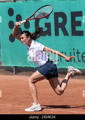 ZANDVOORT, NIEDERLANDE - MAI 24: Jasmijn Gimbrére von Baarn Lead Healthcare in Aktion während des Eredivisie Tennis Match zwischen T.C. Zandvoort und Baarn 1 im Tennispark De Glee am 24. Mai 2023 in Zandvoort, Niederlande (Foto: Kees Kuijt/Orange Pictures) Stockfoto