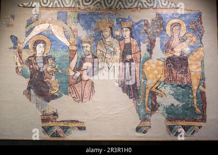 Wandgemälde von Navasa aus dem 12. Jahrhundert, zerrissene Fresken und Überführung auf Leinwand, stammen aus der Kirche Asuncion de Maria, Navasa, dem Diözesanmuseum von Jaca, Huesca, Spanien. Stockfoto