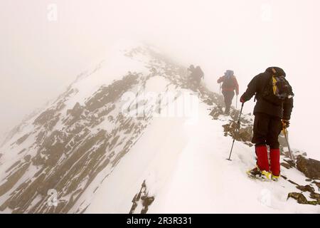 Ascenso al Pico Posets, 3375 Metros, Por la Cresta. Valle de Gistain.Pirineo Aragones. Huesca. España. Stockfoto