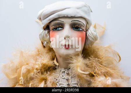 Sala de muñecas Antiguas, coleccion León López, Edificio de estilo Modernista de Can Prunera, Siglo XX, Soller, Sierra de Tramuntana, Mallorca, Balearen, Spanien, Europa. Stockfoto