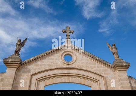 Engel des Hauptportals, Friedhof Llucmajor, Mallorca, Balearen, Spanien. Stockfoto