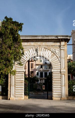 Porta Vella del Moll, Puerta de estilo Manierista (1620), l arquitecto Antonio Saura, escultor Jaume Blanquer, Paseo de Sagrera, Palma, Mallorca, Balearen, Spanien. Stockfoto