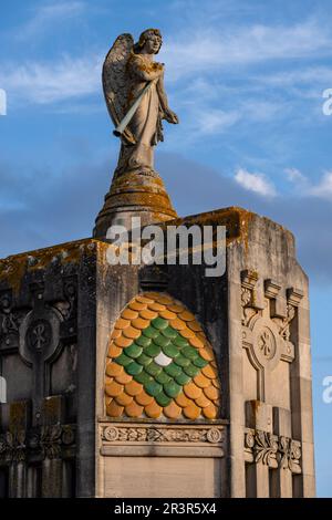 Modernistisches Mausoleum der Familie Bestard, 19th Jahrhundert, Friedhof Santa Maria, Mallorca, Balearen, Spanien. Stockfoto