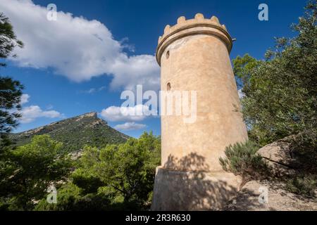 Turmform-Taubenschlag, Na Miranda, Naturpark Sa-Dungarera, Mallorca, Balearen, Spanien. Stockfoto