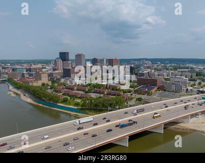 Dayton, OH, USA. 24. Mai 2023. Luftaufnahme von Dayton, Ohio. Dayton ist die sechstgrößte Stadt im US-Bundesstaat Ohio und der Bezirkssitz von Montgomery County. (Kreditbild: © Walter G. Arce Sr./ZUMA Press Wire) NUR REDAKTIONELLE VERWENDUNG! Nicht für den kommerziellen GEBRAUCH! Stockfoto