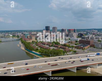 Dayton, OH, USA. 24. Mai 2023. Luftaufnahme von Dayton, Ohio. Dayton ist die sechstgrößte Stadt im US-Bundesstaat Ohio und der Bezirkssitz von Montgomery County. (Kreditbild: © Walter G. Arce Sr./ZUMA Press Wire) NUR REDAKTIONELLE VERWENDUNG! Nicht für den kommerziellen GEBRAUCH! Stockfoto