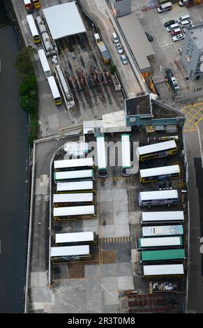 Mit Blick auf den New World First Bus Wong Chuk Hang Depot, Hong Kong Stockfoto