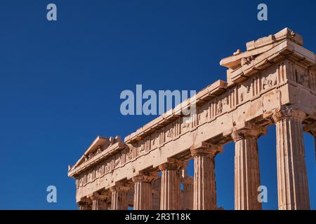 Parthenon - ehemaliger Tempel auf der Akropolis in Athen, Griechenland, der der Göttin Athena gewidmet war Stockfoto