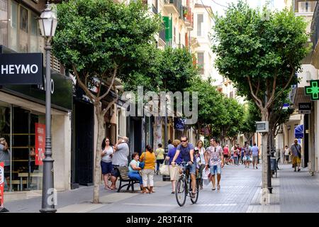 Calle del Comercio, Inca, Mallorca, Balearen, Spanien, Europa. Stockfoto