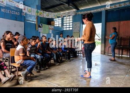 Escuela oficial ländlichen mixta, la Taña, Quiche, República de Guatemala, América Central. Stockfoto