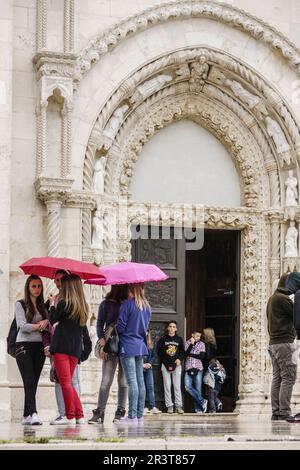 Catedral de Santiago, Patrimonio Mundial de la UNESCO, Sibenik, costa Dalmata, Croacia, Europa. Stockfoto