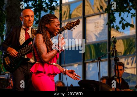 Concha Buika con la Orquesta Sinfónica de las Islas Baleares, Paseo del Born, Palma, Mallorca, Balearen, Spanien. Stockfoto