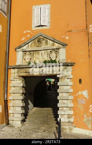 Puerta San Fiore, Siglos XV-XVI, Labin (Albona), Peninsula de Istrien, Croacia. Stockfoto