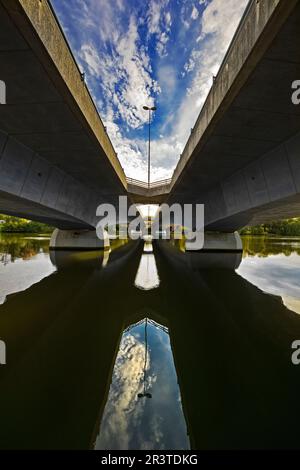 Brücke der B 54 über den Aasee, Münster, Nordrhein-Westfalen, Deutschland, Europa Stockfoto