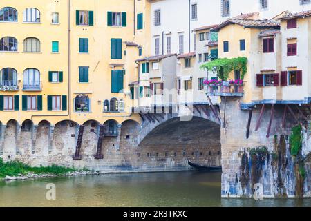 Detail von dem berühmten Wahrzeichen Ponte Vecchio in Florenz, Italien Stockfoto