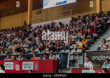 Vigo, Spanien. 24. Mai 2023 Bild der Stände des Stadions AS Travesas voller Menschen. Kredit: xan gasalla / Alamy Live News Stockfoto