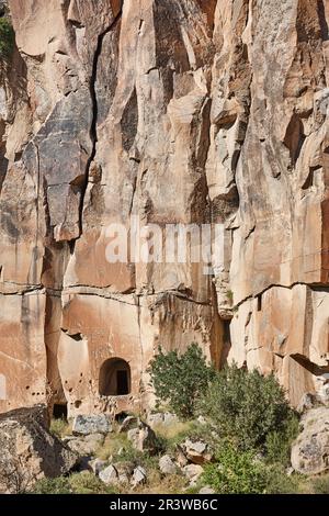 Häuser in den Fels gehauen. Ilhara. Selime Dorf, Kappadokien, Türkei Stockfoto