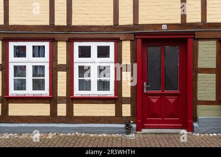 Tür in der Altstadt von Hitzacker an der Elbe Stockfoto
