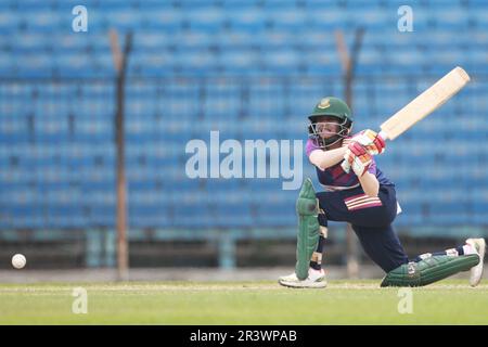 Rupali Bank Krira Parishad-Wächter schlägt Lisa gegen den Gulshan Youth Club in der Dhaka Premier Division Women’s Cricket League 2022-23 in kh Stockfoto