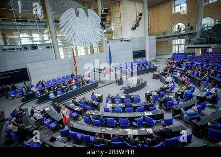 Berlin, Deutschland. 25. Mai 2023. Die Mitglieder des Bundestages erörtern das Energieeffizienzgesetz in erster Lesung. Kredit: Kay Nietfeld/dpa/Alamy Live News Stockfoto