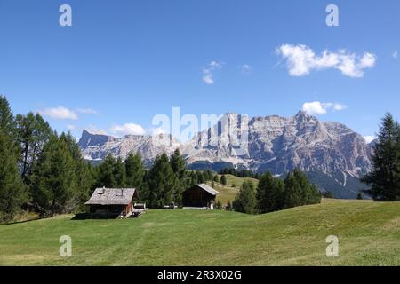 Holy Cross Mountain und Fanes, vom Pralongia Plateau aus gesehen Stockfoto