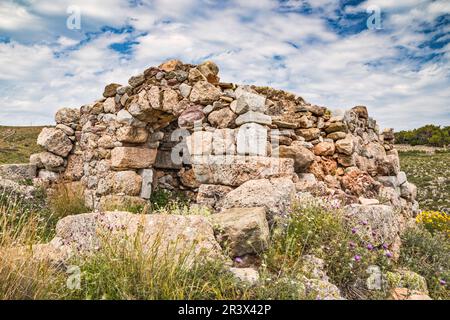 Ruine des antiken Tempels, archäologische Stätte Tainaro, in der Nähe von Kap Matapan (Kap Tainaron), Halbinsel Mani, Region Mani, Region Peloponnes, Griechenland Stockfoto