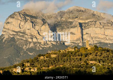 Guaso con la Peña Montañesa al Fondo, 2291 Metros, Provincia de Huesca, Comunidad Autónoma de Aragón, Cordillera de Los Pirineos, Spanien, Europa. Stockfoto