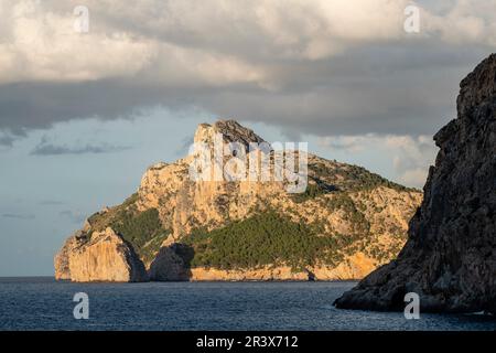 Insel Es Colomer aus Cala Boquer, Pollença, Mallorca, Spanien. Stockfoto