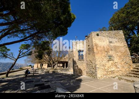 Posada del Castillo de Alaró, ubicado en El Puig d'Alaró, con una altitud de 822 m, Sierra de Tramuntana, Mallorca, Balearen, Spanien, Europa. Stockfoto