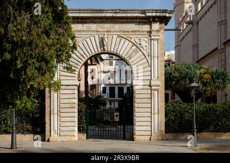 Porta Vella del Moll, Puerta de estilo Manierista (1620), l arquitecto Antonio Saura, escultor Jaume Blanquer, Paseo de Sagrera, Palma, Mallorca, Balearen, Spanien. Stockfoto