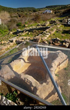 Cripta con forma De Cruz Basilika paleocristiana griega. de Es Cap des Port, siglo V despues de Cristo. Fornells. Es Mercadal. Menorca Islas Baleares. Spanien. Stockfoto