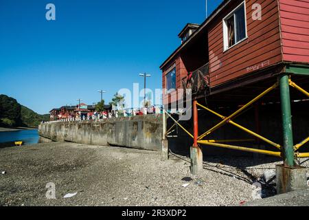 Caleta y Mercado de pescados y mariscos de Angelmó, Puerto Montt, Provincia de Llanquihue, Región de Los Lagos. Patagonien, República de Chile, América del Sur. Stockfoto