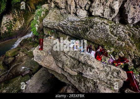 Cueva del Agua, - Cueva de la Virgen de Tíscar -, Parque Natural Sierras de Cazorla, Segura y Las Villas, Jaen, Andalusien, Spanien. Stockfoto