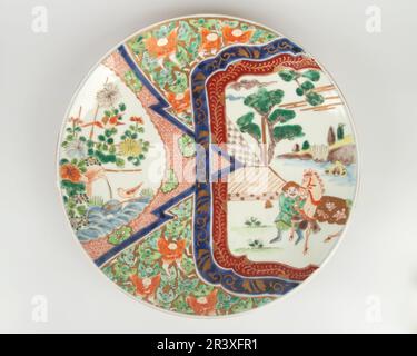 Antike japanische Imari-Porzellan-Wandplatte aus dem 19. Jahrhundert mit ungewöhnlichem Design Stockfoto