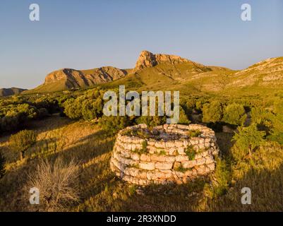 SA Clova des Xot talayot, Circular talayot, rund 1000 und 800 v. Chr., Standort Sa Canova, Arta, Mallorca, Balearen, Spanien. Stockfoto