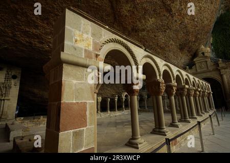 Monasterio de San Juan de la Peña, Claustro (s. XII-XIII). Serrablo. Huesca. España. Stockfoto