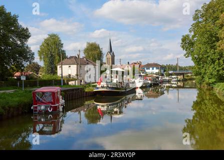 Selles (Nordostfrankreich): Flusshafen auf dem Canal des Vosges (ehemals Canal de l'Est, südlicher Teil) Stockfoto
